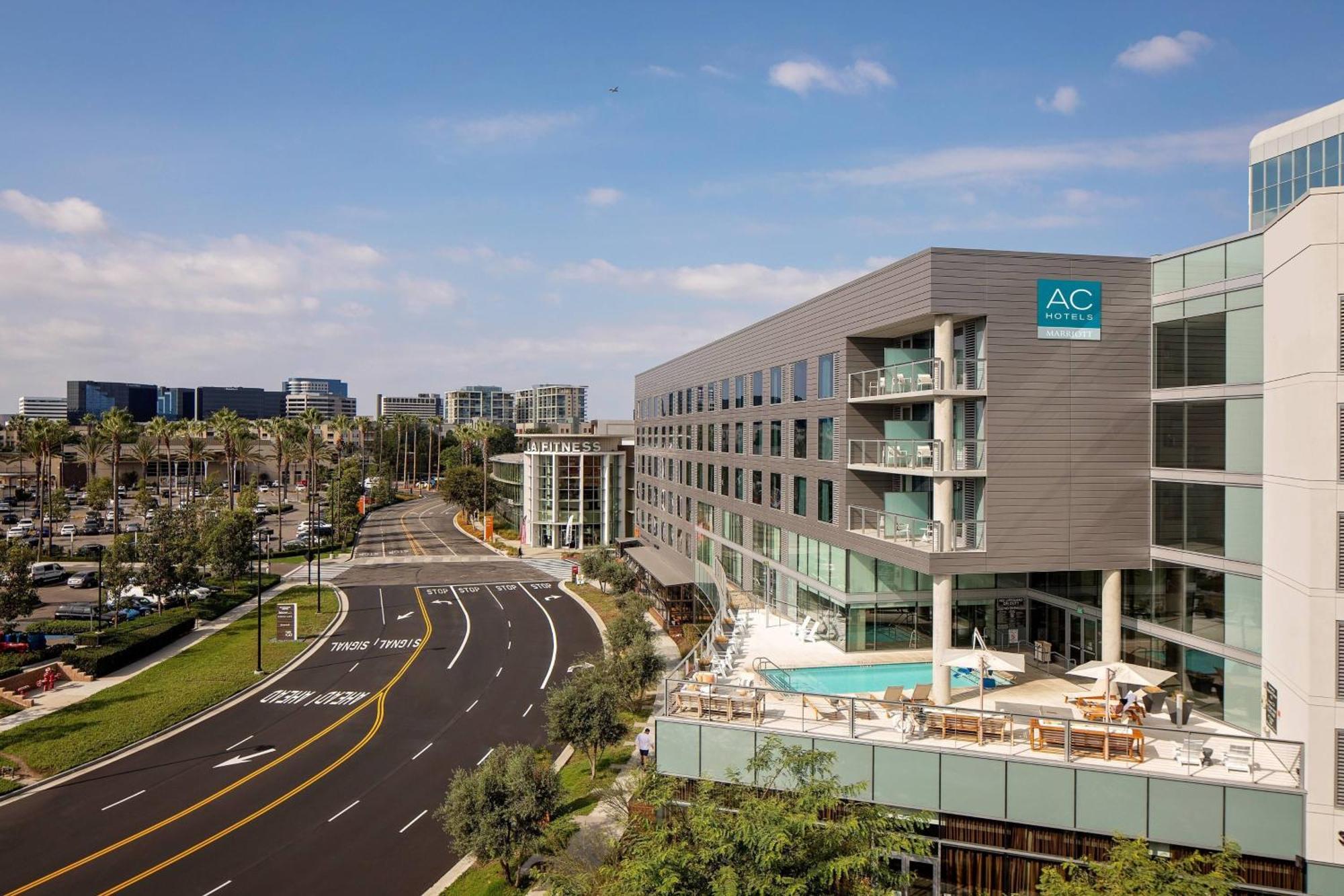Ac Hotel By Marriott Irvine Exterior foto