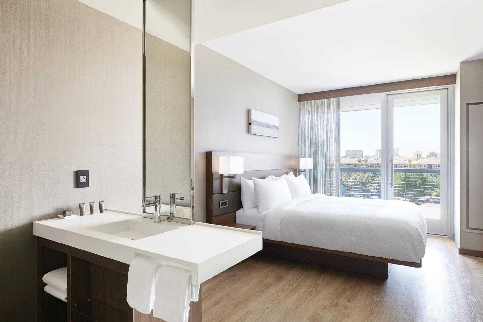 Ac Hotel By Marriott Irvine Exterior foto